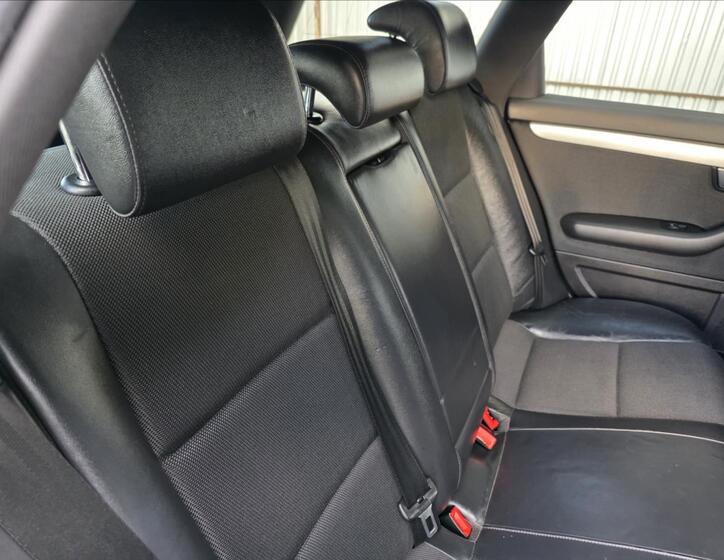 Audi A4 25