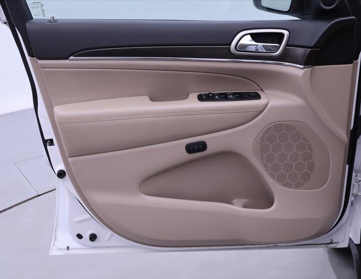 Jeep Grand Cherokee 11