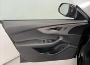 Audi Q8 28