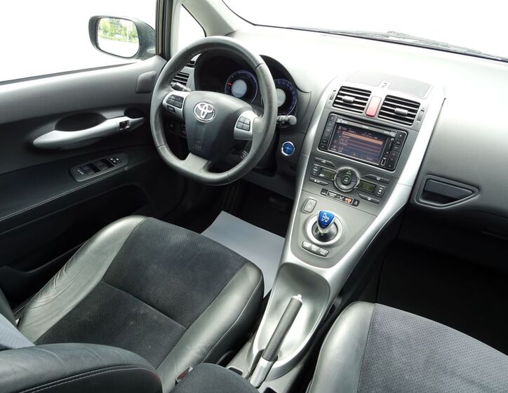 Toyota Auris 19
