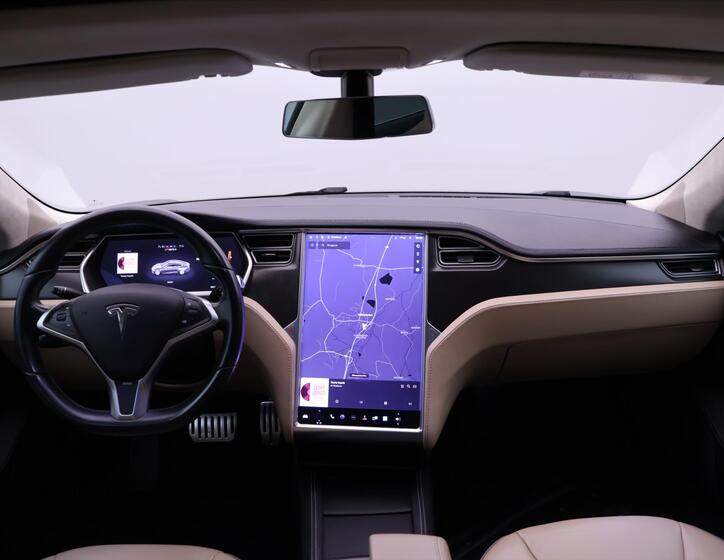 Tesla Model S 31