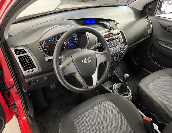 Hyundai i20 6