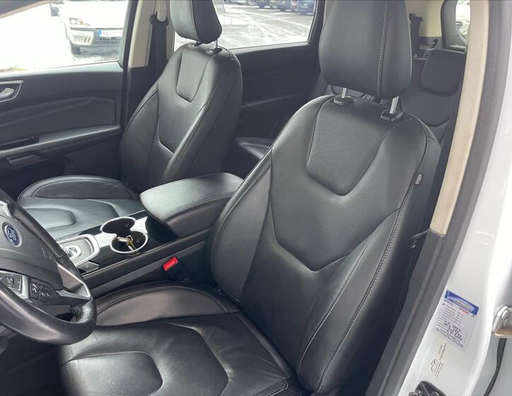 Ford S-MAX 11