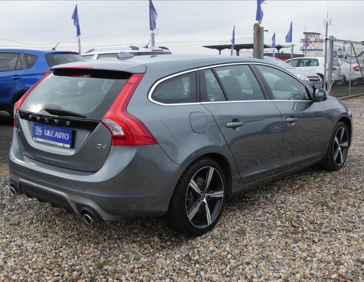 Volvo V60 4