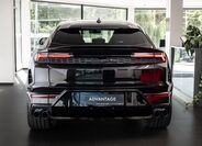 Lamborghini Urus 3