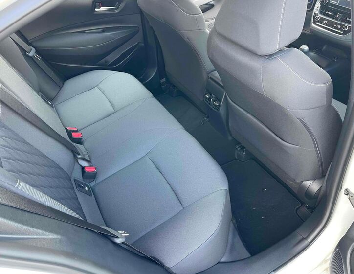 Toyota Corolla 16