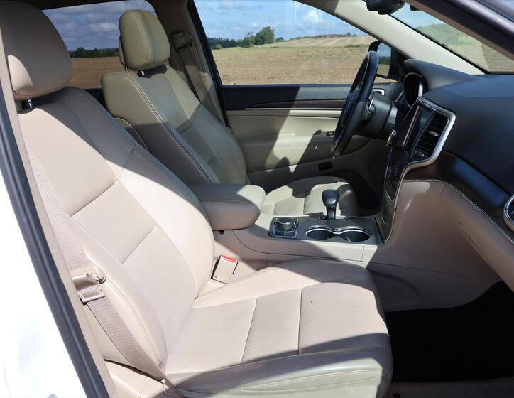 Jeep Grand Cherokee 14
