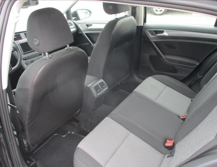 Volkswagen Golf 14