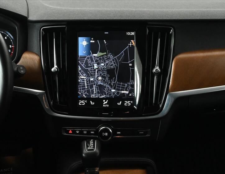 Volvo V90 12