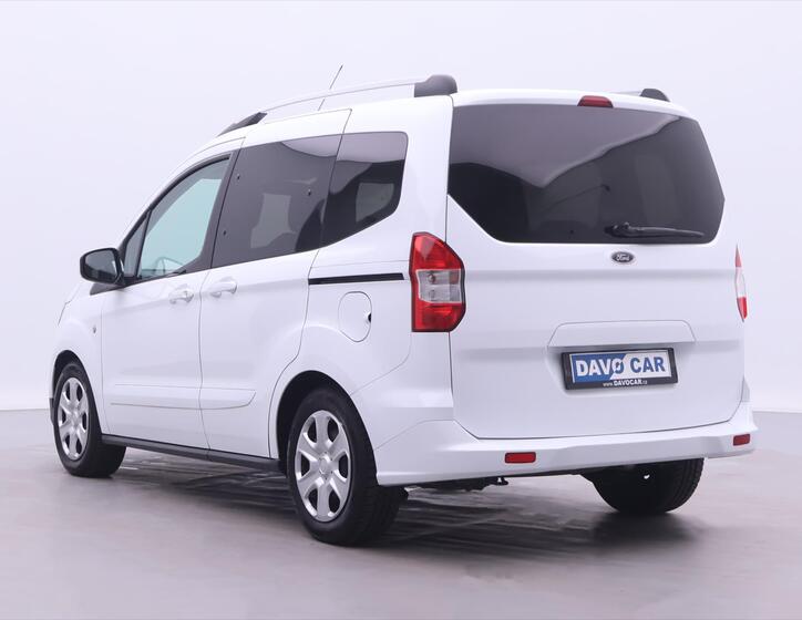 Ford Tourneo Courier 5