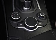 Alfa Romeo Stelvio 16
