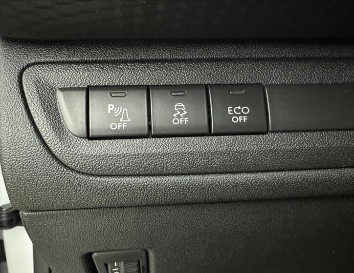 Peugeot 2008 8