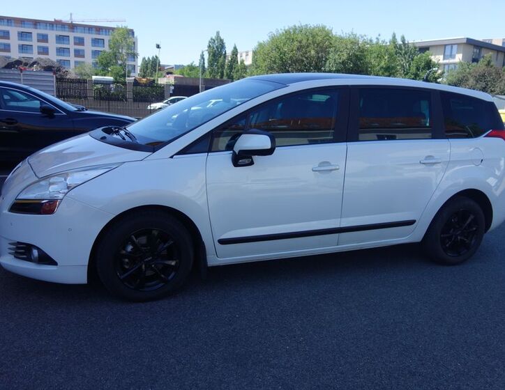Peugeot 5008 3