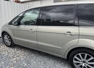 Ford Galaxy 18