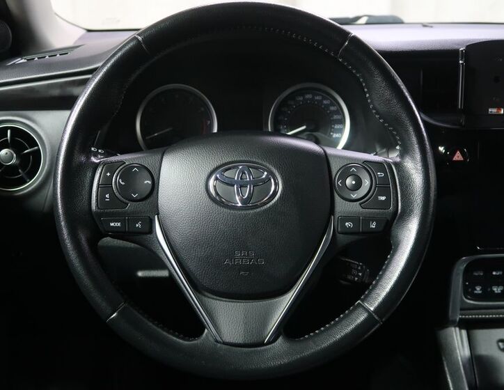 Toyota Corolla 15