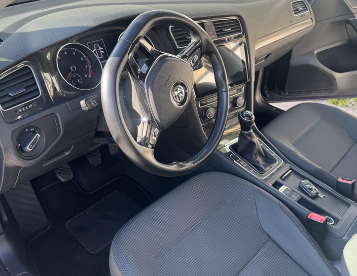 Volkswagen Golf 8