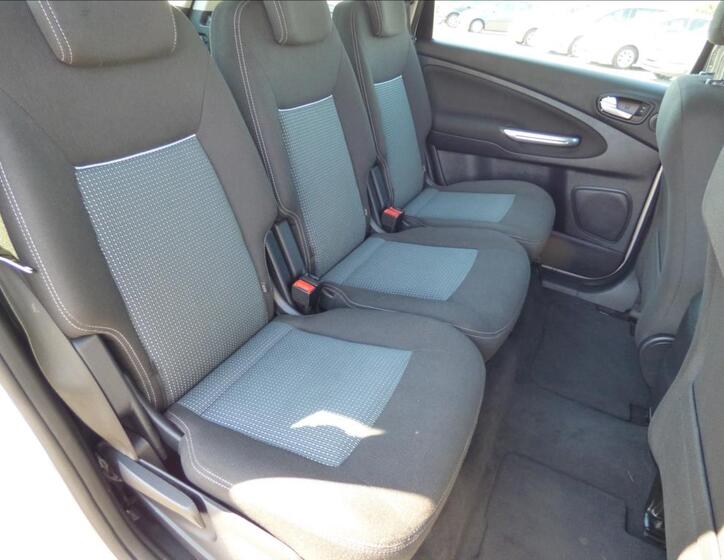 Ford S-MAX 39