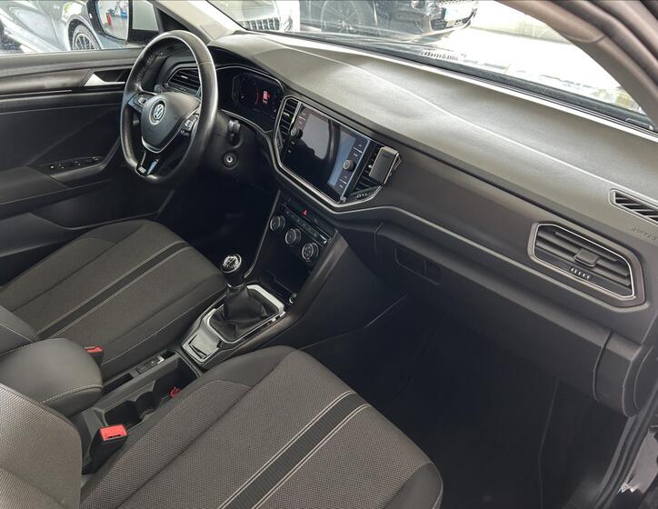 Volkswagen T-Roc 9