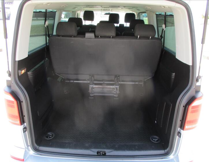 Volkswagen Caravelle 8