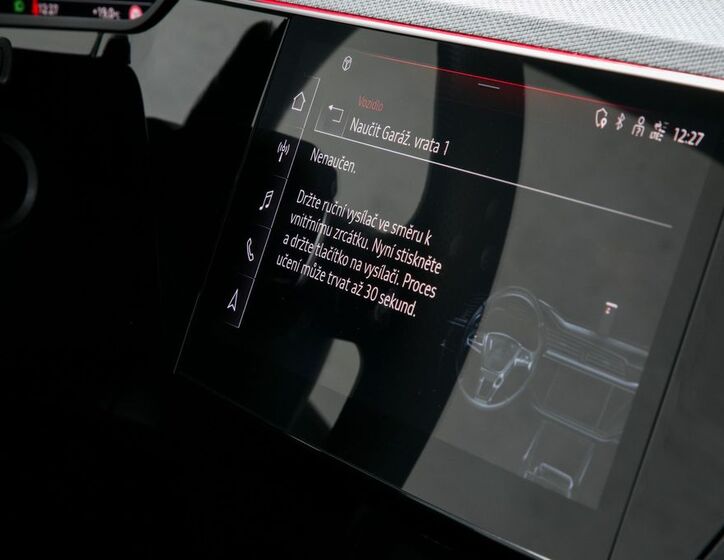 Audi e-tron 44