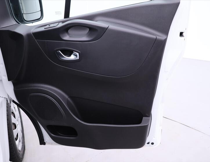 Renault Trafic 13