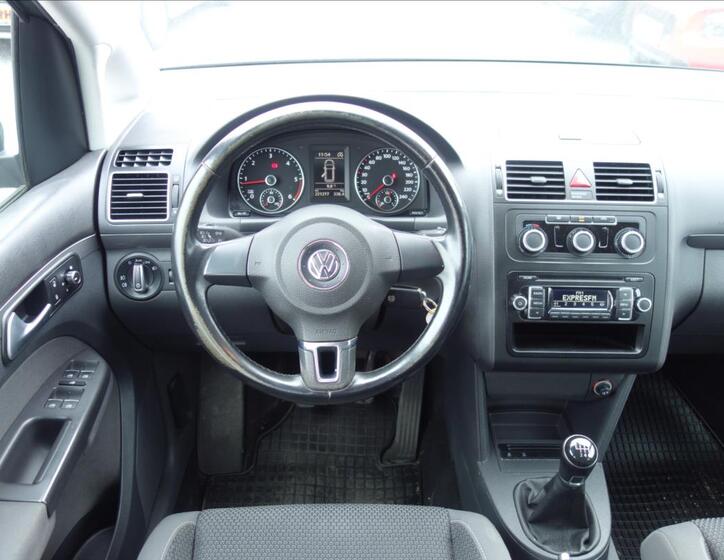 Volkswagen Touran 17