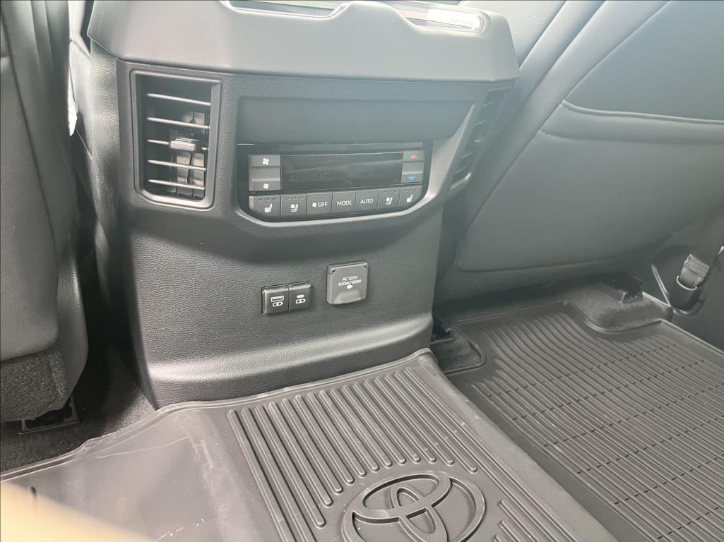 Toyota Sequoia