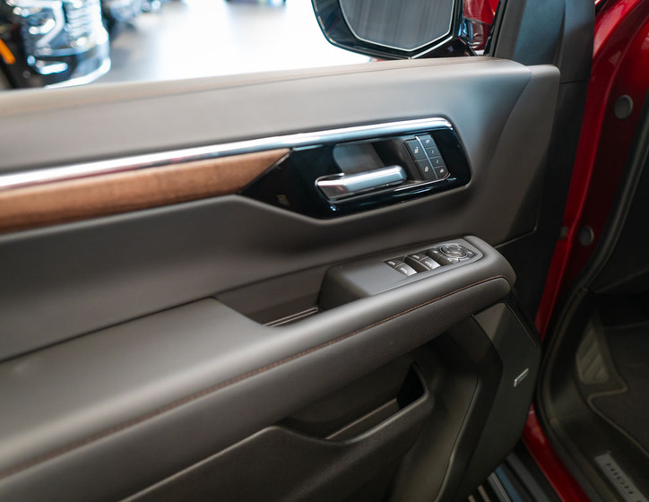 Chevrolet Suburban 21