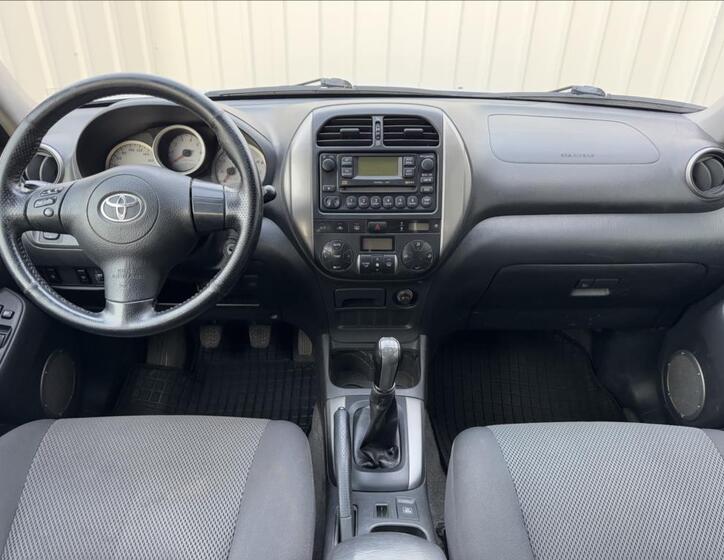 Toyota RAV4 26