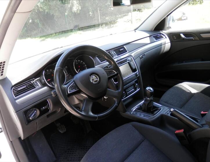 Škoda Superb 12
