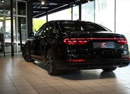 Audi A8 32