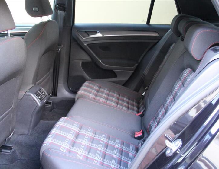 Volkswagen Golf 14
