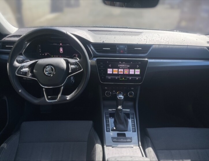 Škoda Superb 9
