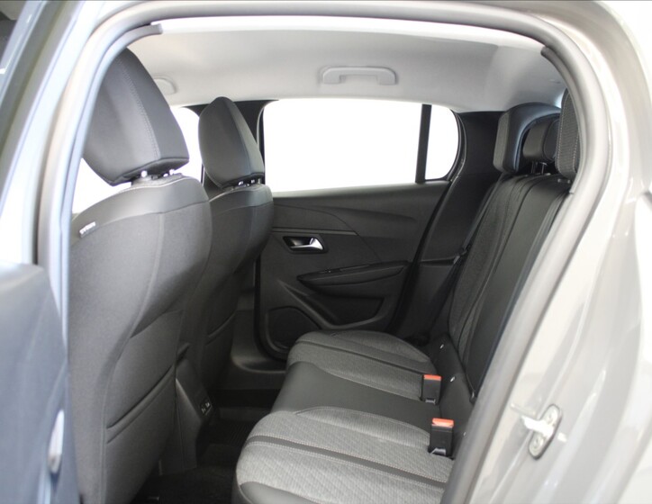 Peugeot 208 7