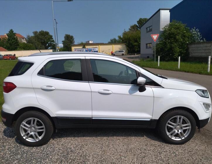 Ford EcoSport 4