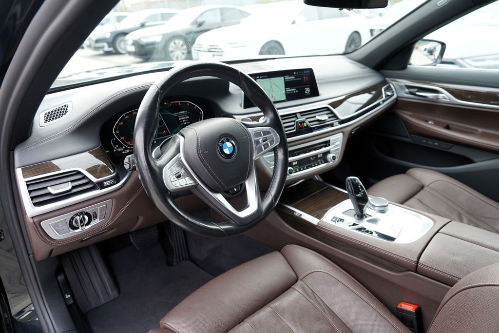BMW Řada 7