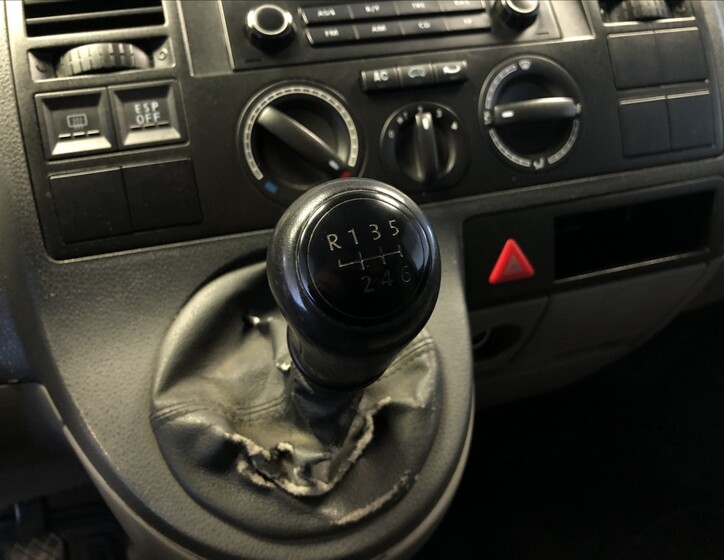 Volkswagen Caravelle 13