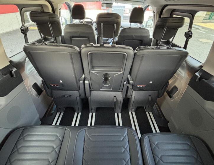 Ford Tourneo Custom 12