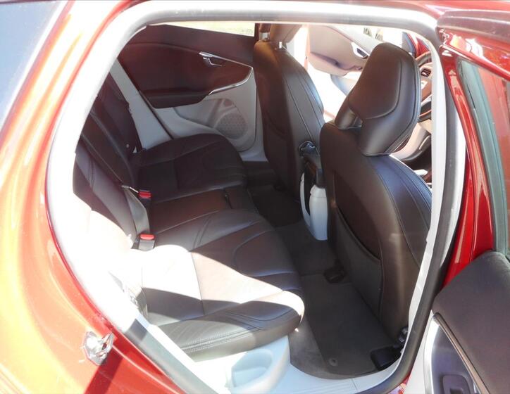 Volvo V40 20