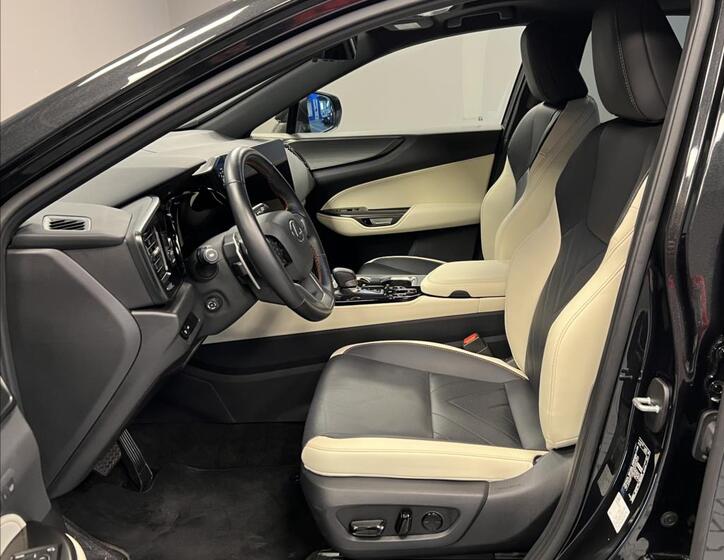 Lexus NX 450h plus 6