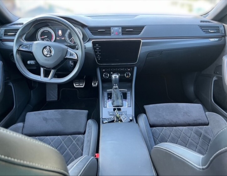 Škoda Superb 9