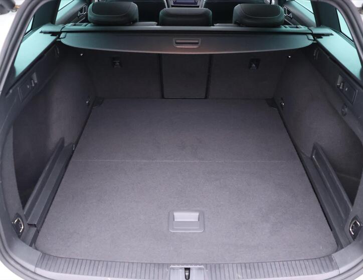 Volkswagen Passat 10