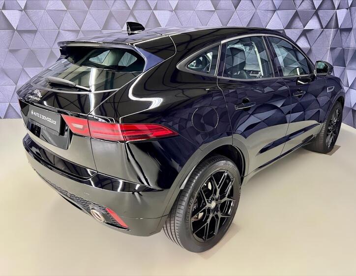 Jaguar E-Pace 7