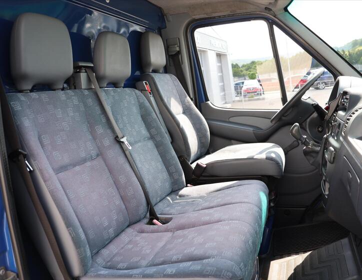 Mercedes-Benz Sprinter 13