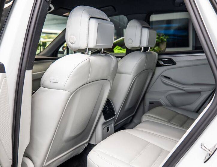 Porsche Macan 9