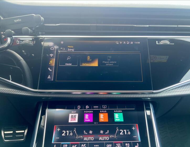Audi RS Q8 30