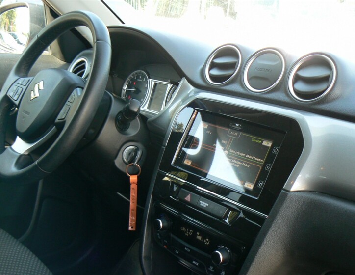 Suzuki Vitara 15