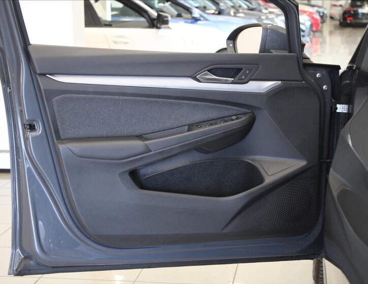 Volkswagen Golf 17