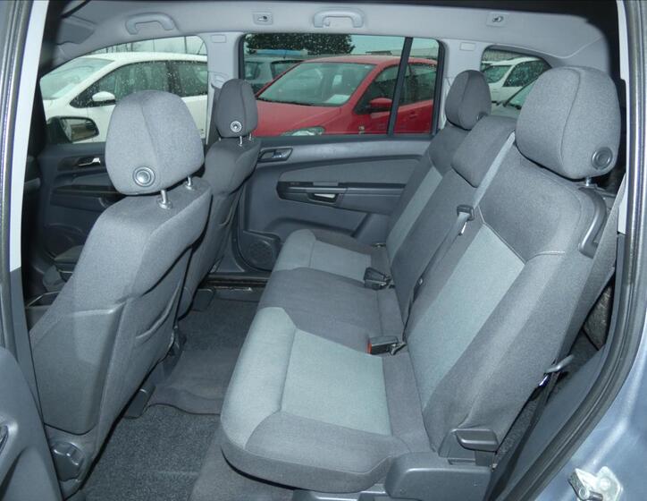 Opel Zafira 10
