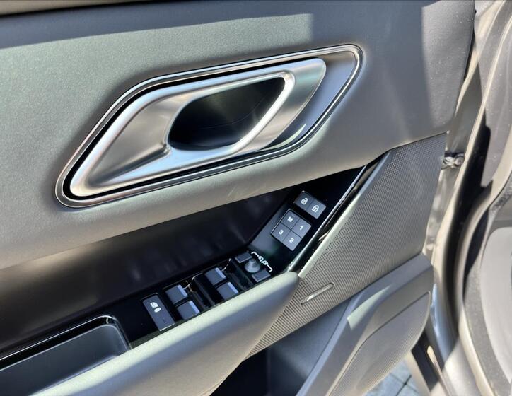 Land Rover Range Rover Velar 12
